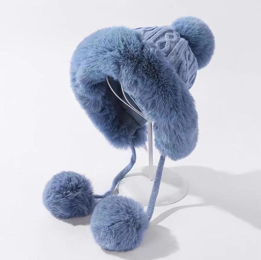 Chunky Knit Pom Pom hat Fleece Lined Winter Hat Comes with a gift bag