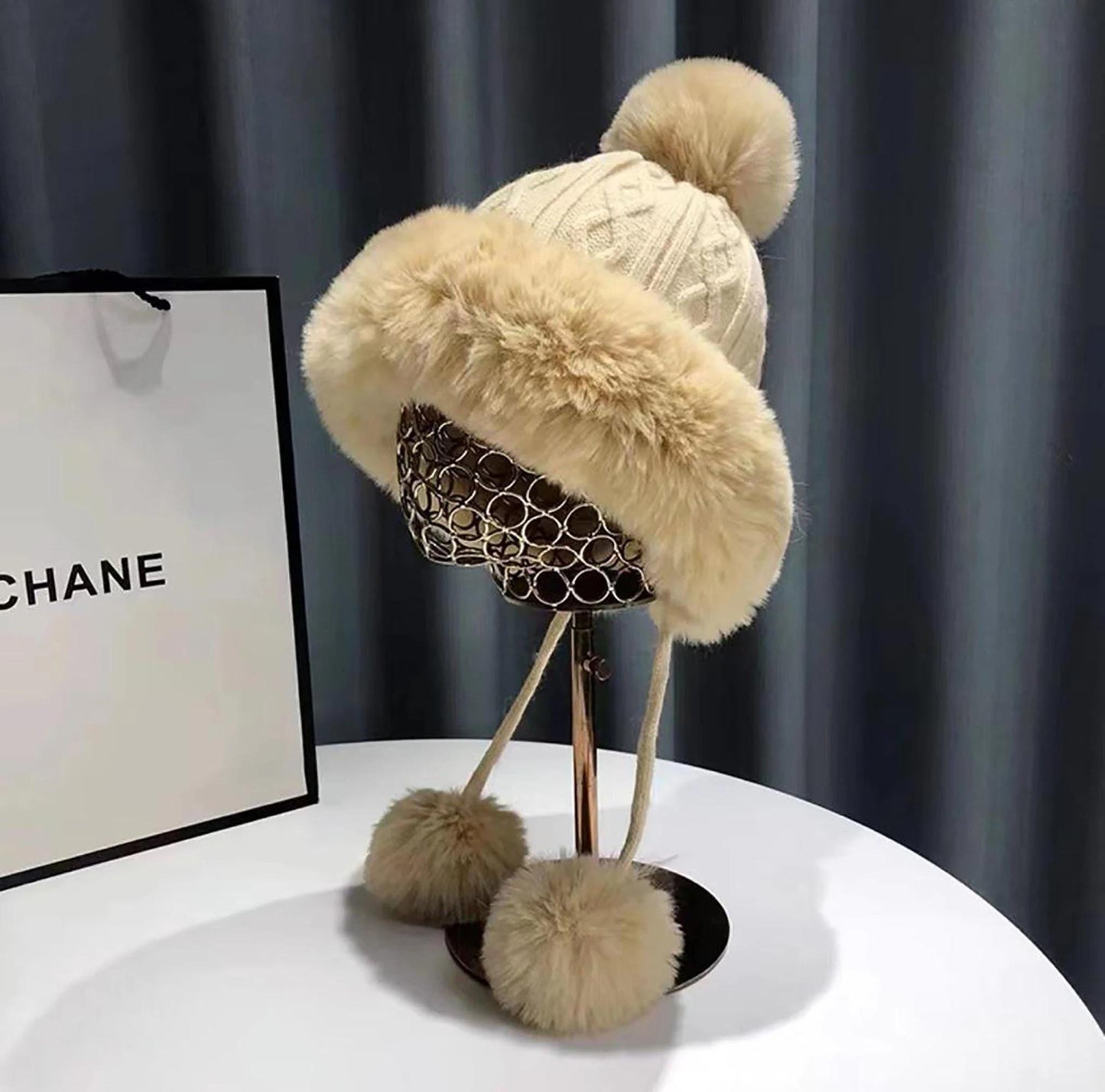 Chunky Knit Pom Pom hat Fleece Lined Winter Hat Comes with a gift bag